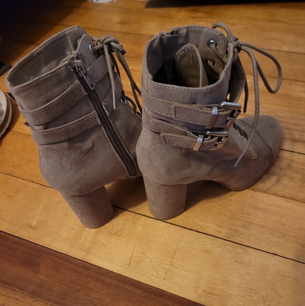 NWOT Madden Girl Suede Heel Boots - Picture 4 of 5